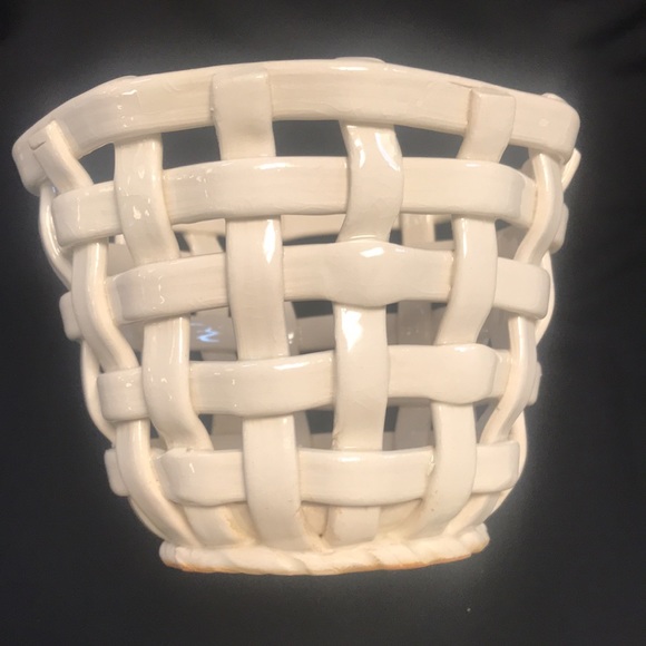 Vintage NapcoWare Made in Spain White Ceramic Lattice Woven Basket/Plant Holder - Picture 5 of 9